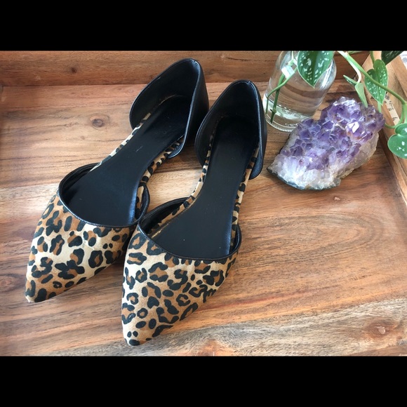 Qupid Shoes - Qupid Pointed-Toe Leopard Flats